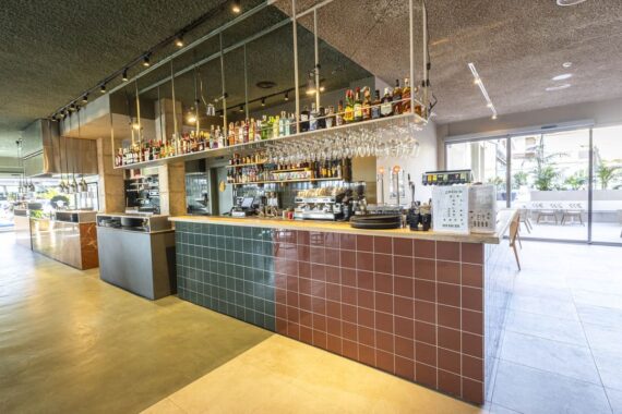 Cocina Restaurante Mala Pekora 15 Cocina vista y barra Restaurante Pizzeria Mala Pekora